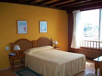 Hotel Sarga 3*