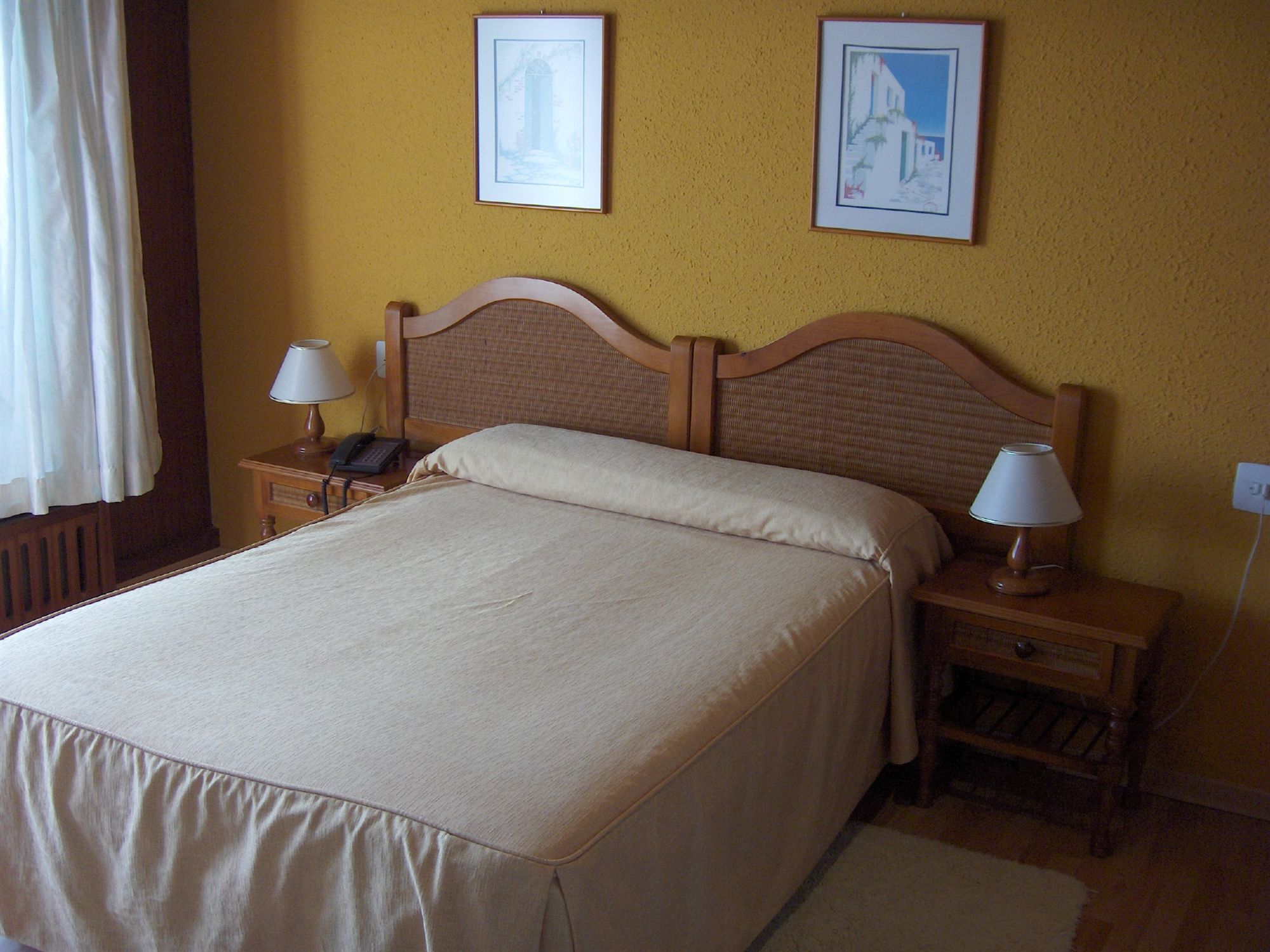 Hotel Sarga 3*